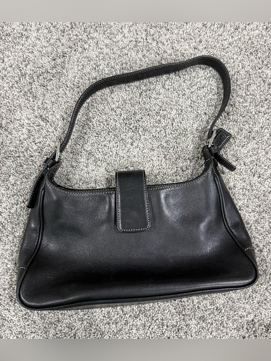Coach Handbags - Coach Hamptons Vintage Leather Shoulder Bag Black Baguette Handbag Y2K 7789